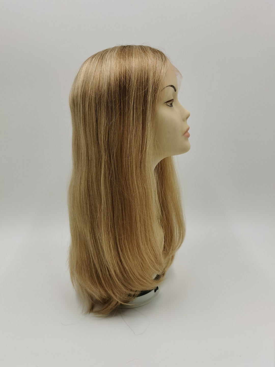 *Paris* Premium Lace Wig in light color for Caucasian Ladies