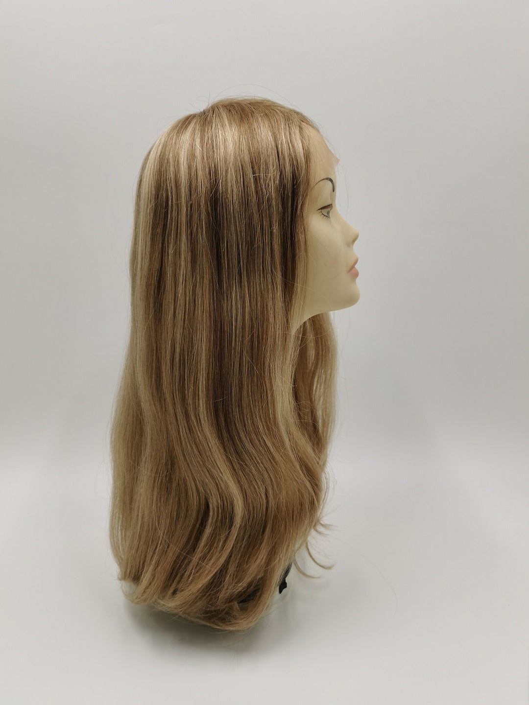 *Lindy*   Premium Lace Wig in highlight color for Caucasian Ladies